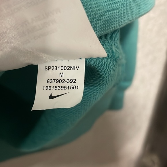 Nike Club Fleece Crew Sweatshirt size medium - Picture 6 of 6